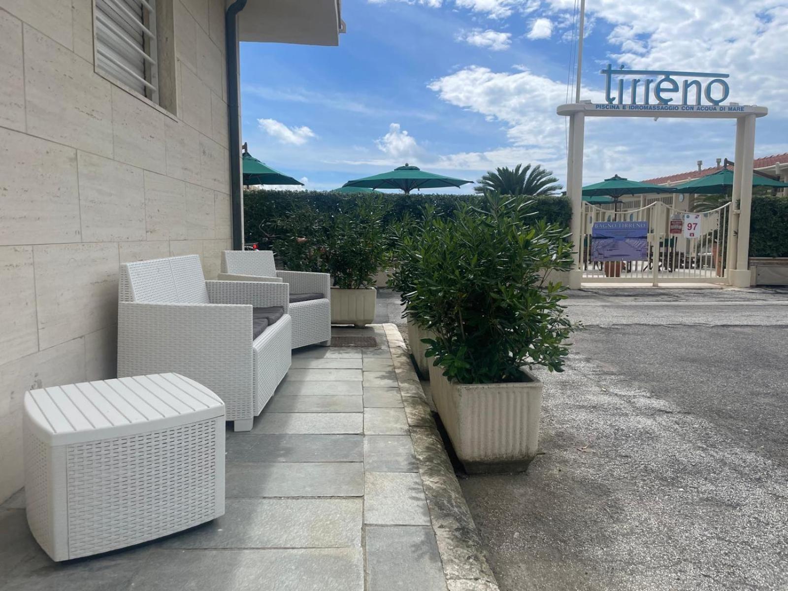 Appartamento incantevole sul lungomare Viareggio Esterno foto